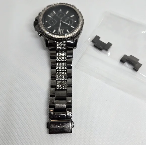 Michael Kors Everest Chronograph Watch - Picture 13 of 15